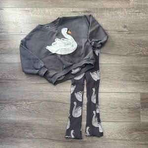 Zara Gray Swan Cozy Sweatshirt and Matching Rippled Legging Set